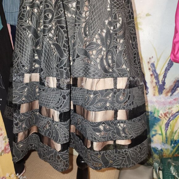 EUC Eliza J Black Lace with Mesh with Champagne Colored Liner - Picture 9 of 10
